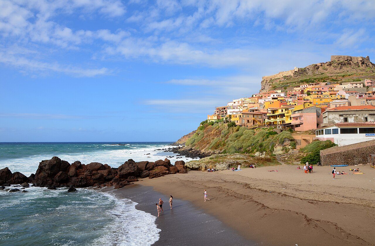 Vista panorámica de Castelsardo, uno de los pueblos más bonitos de Cerdeña