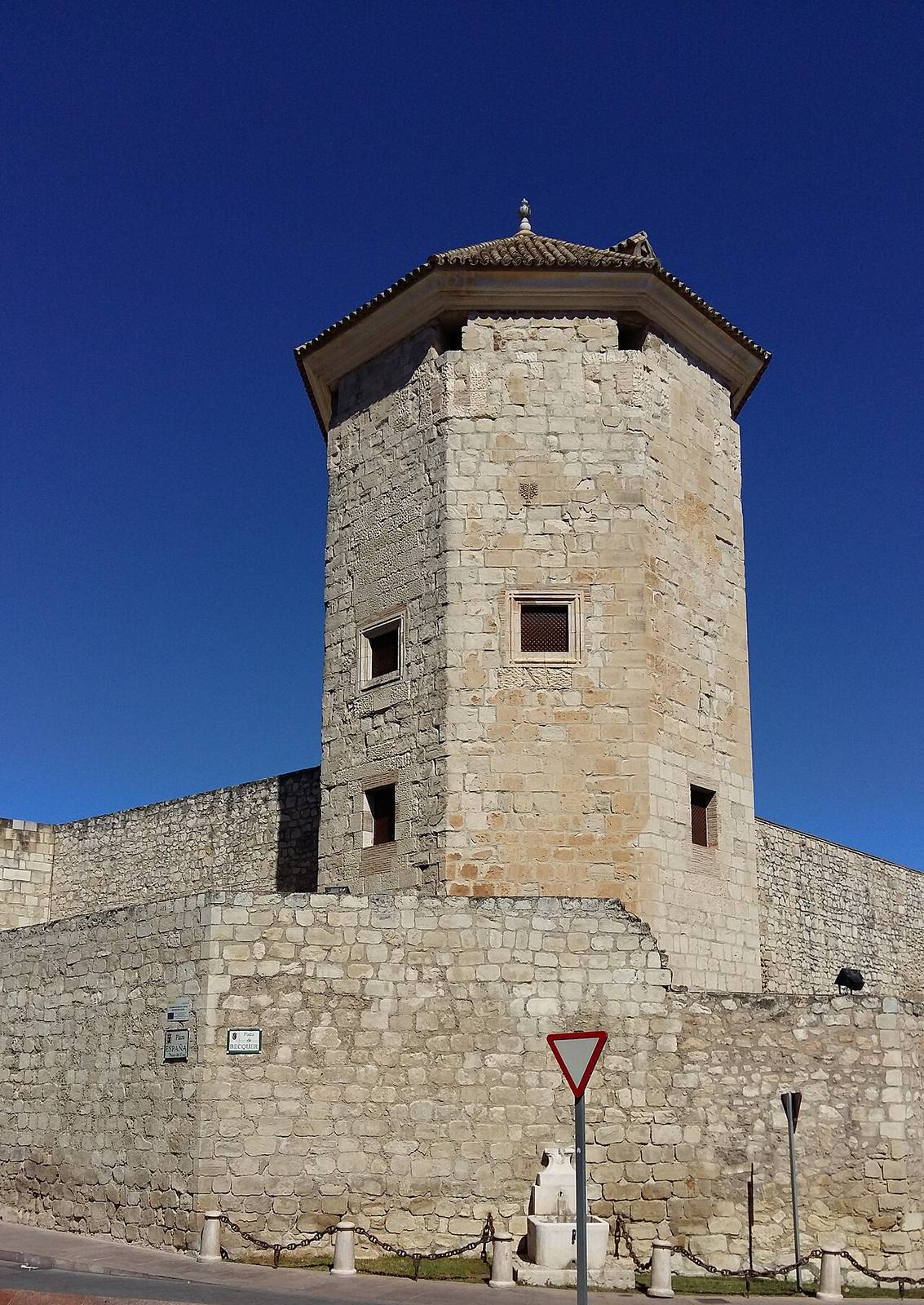 El castillo del Moral, escenario del cautiverio de Boabdil, uno de los imprescindibles que ver en Lucena.