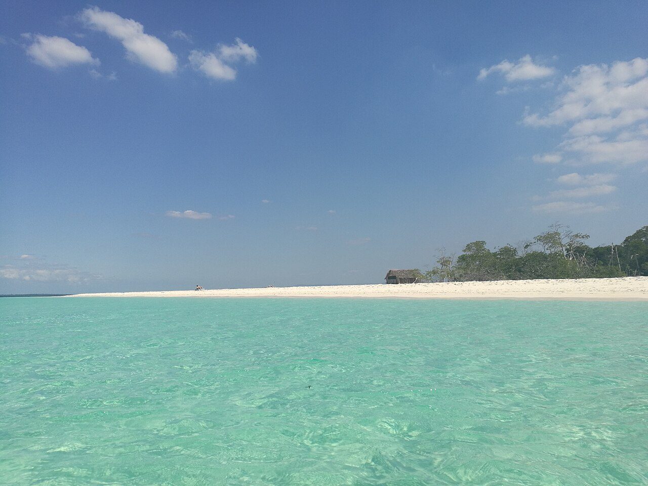 Aguas turquesa de Cayo Arena, una de las mejores excursiones de un día en Puerto Plata.