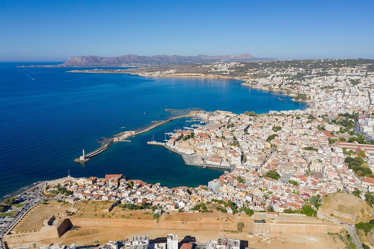 Restaurantes junto al agua, el mejor plan al anochecer en Canea