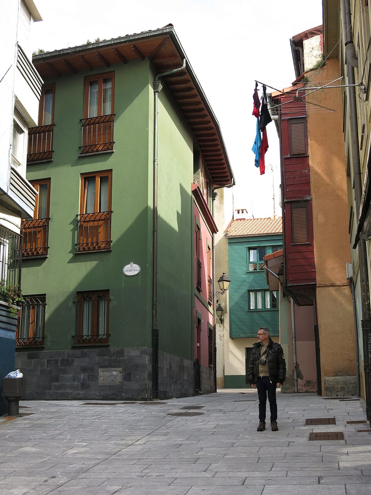 Recorrido por Cimavilla, punto clave de los free tours en Gijón.