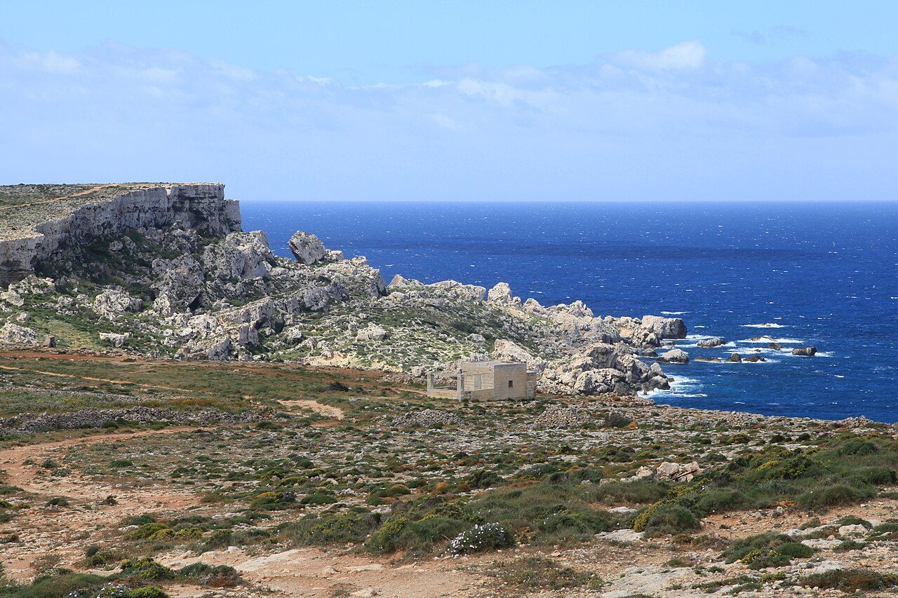 Qué ver en Cirkewwa: la costa rocosa del norte de Malta frente a Gozo