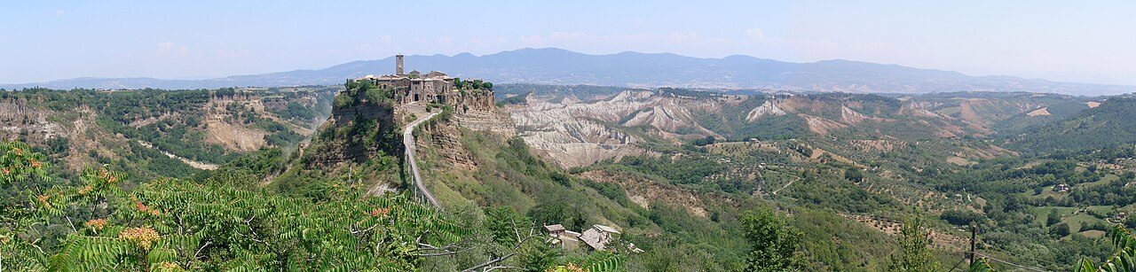 Excursiones de un día en Civitavecchia: Civita di Bagnoregio, un pueblo colgado de la roca
