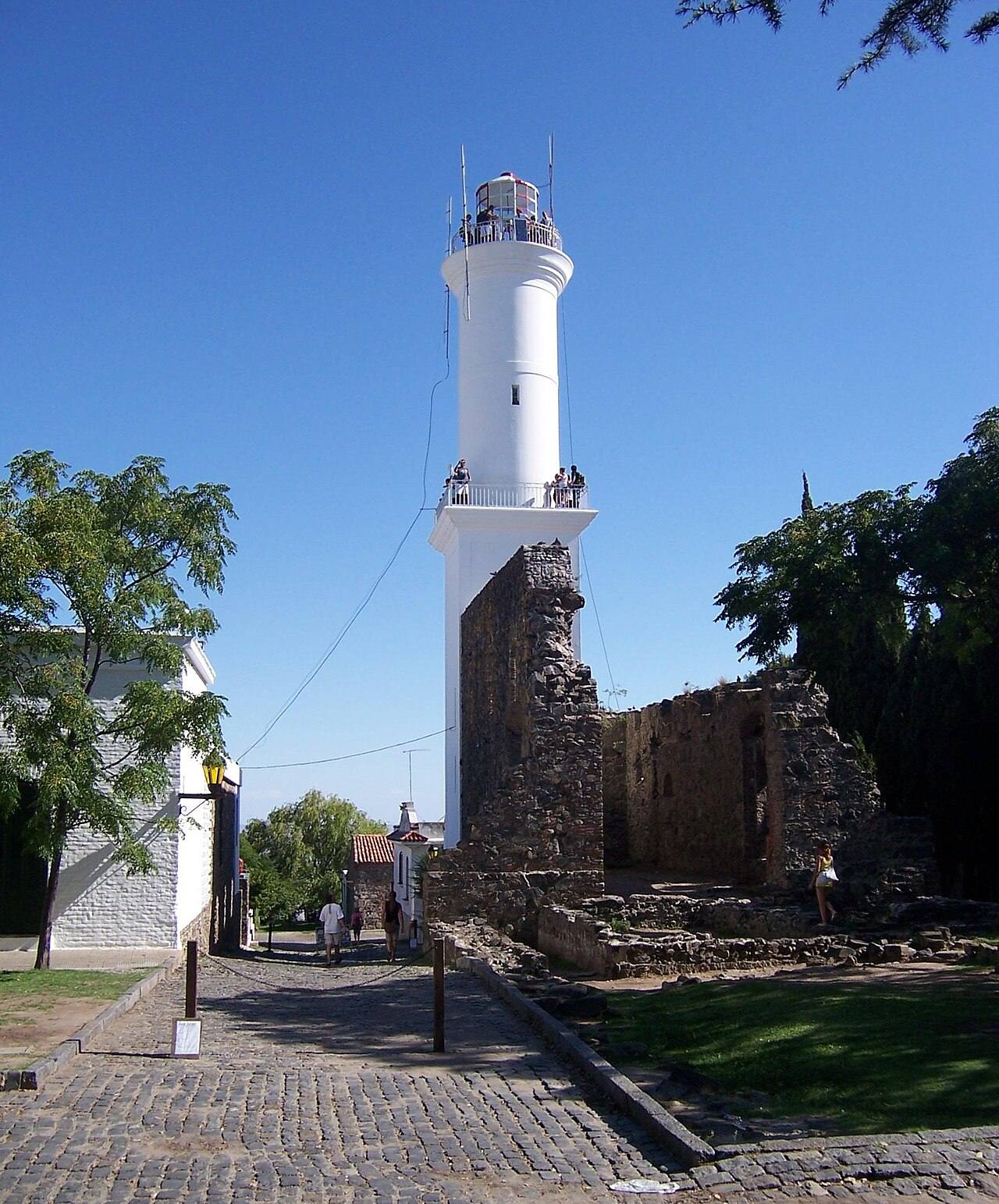 El puerto de Colonia Sacramento, punto de llegada de los ferris desde Buenos Aires