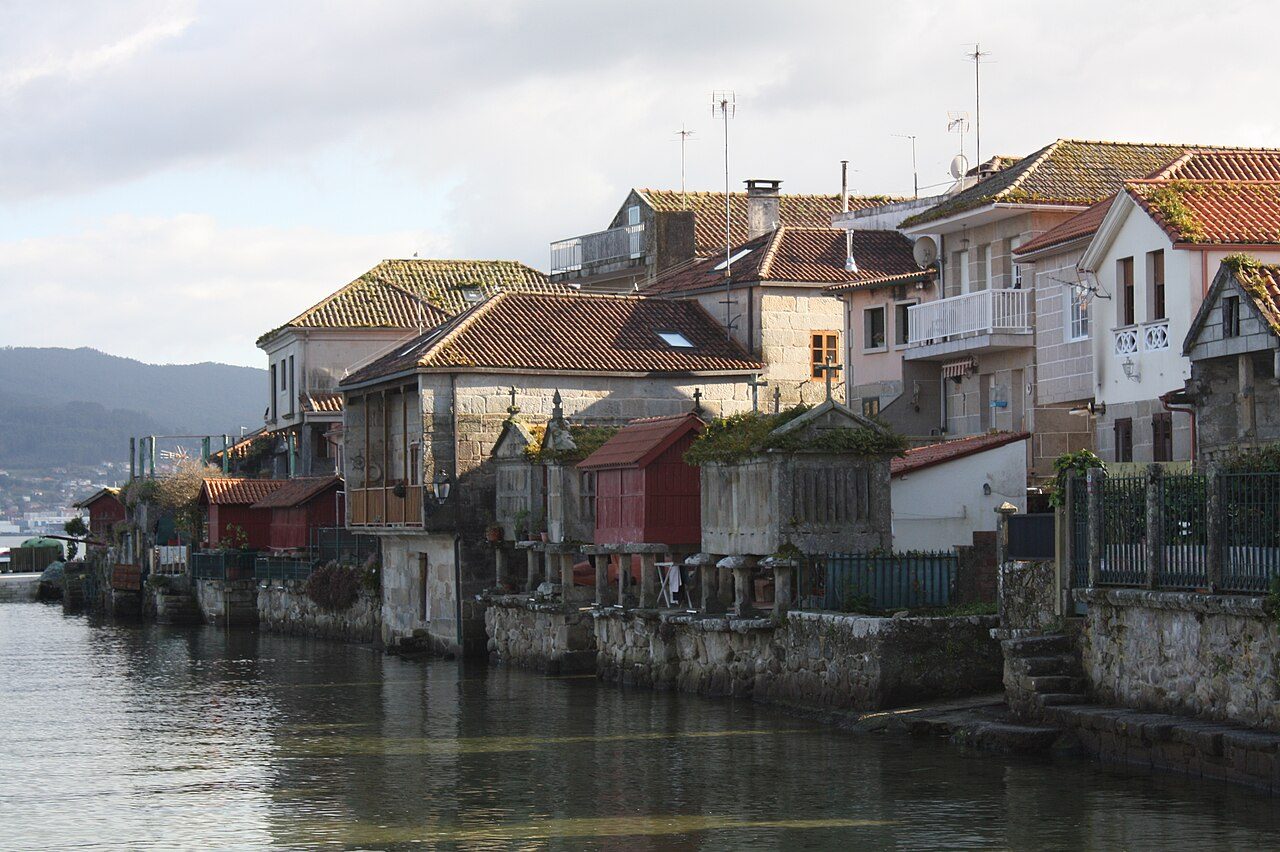 Los hórreos de Combarro, una excursión clásica cerca de Pontevedra