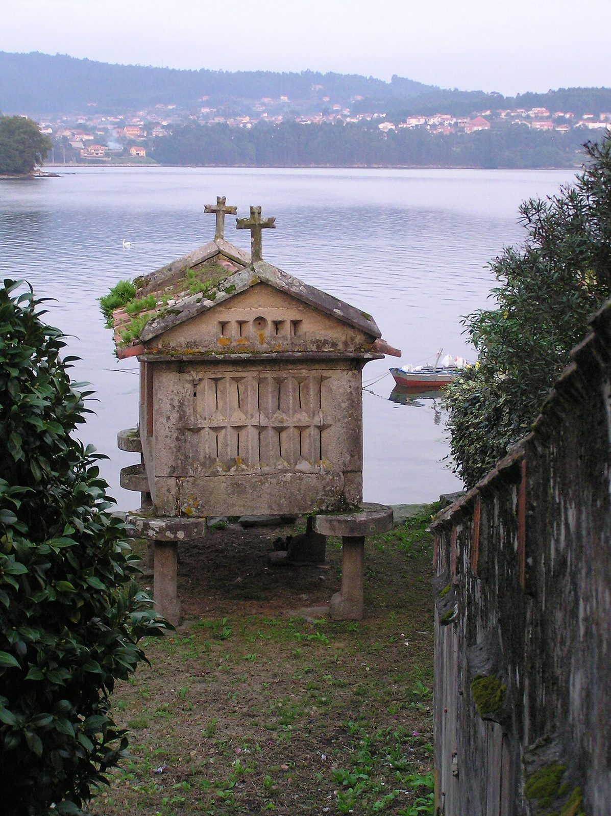 Los hórreos de Combarro, uno de los pueblos más fotogénicos que ver en Pontevedra