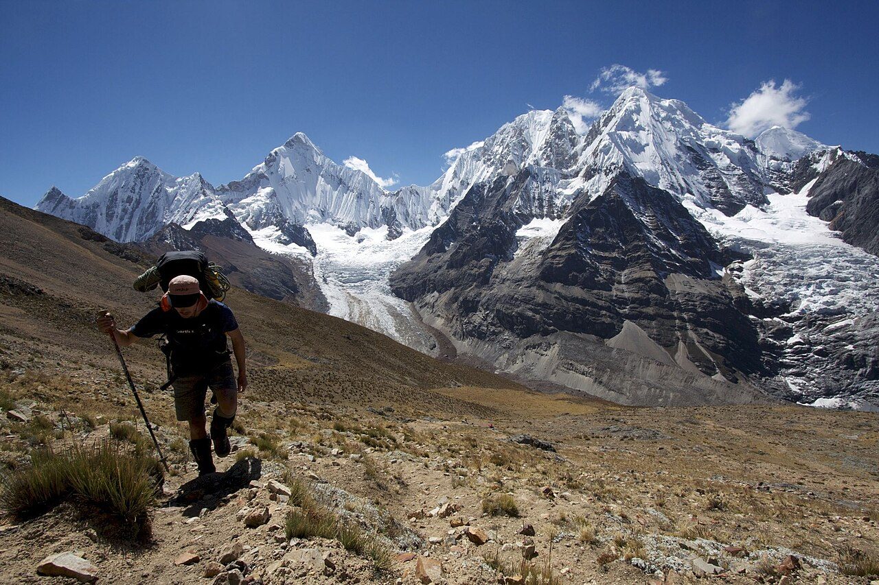 La Cordillera de Huayhuash, paraíso del trekking cerca de Huánuco
