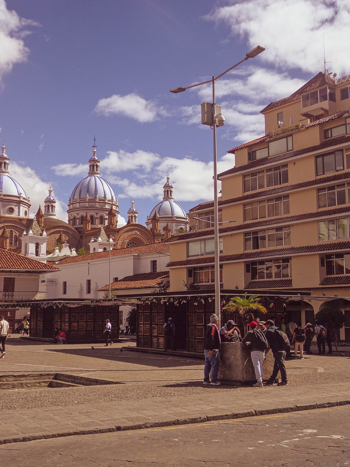 Vista general del centro histórico, imprescindible que ver en Cuenca, Ecuador