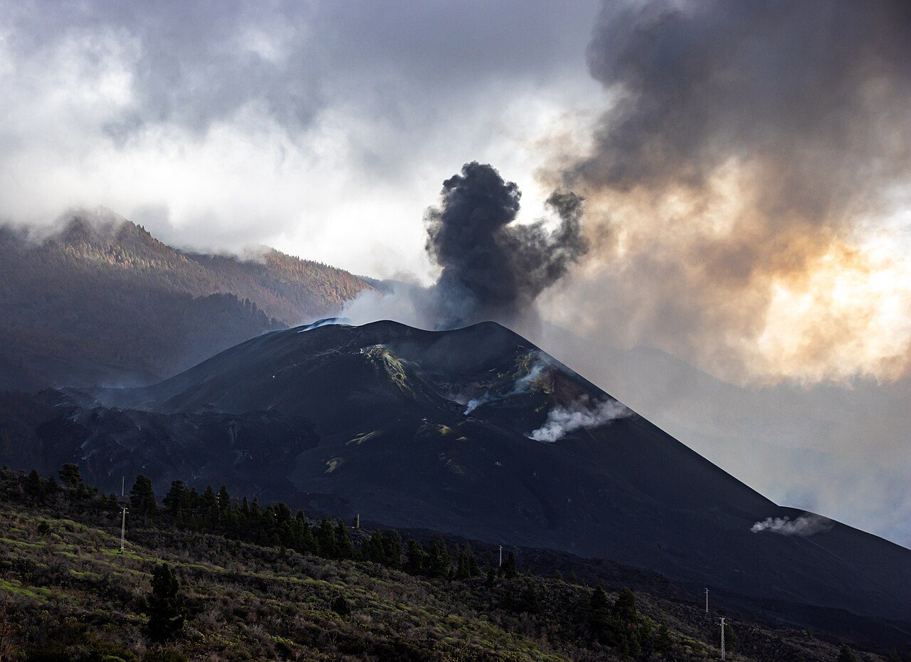Senderismo entre volcanes: naturaleza y aventura en El Paso, La Palma