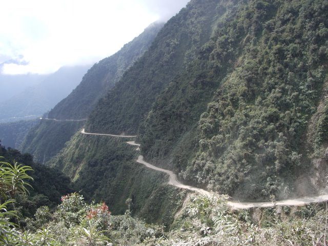 El descenso en bici por la Carretera de la Muerte, la excursión estrella desde La Paz
