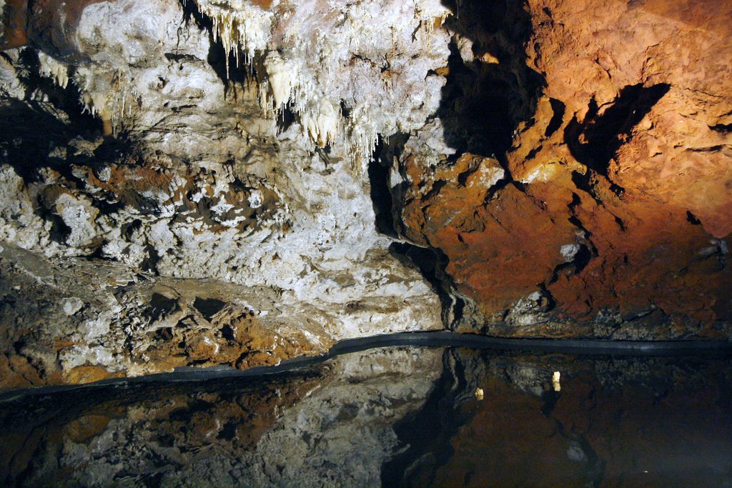 La Cueva de El Soplao, la excursión estrella cerca de San Vicente de la Barquera