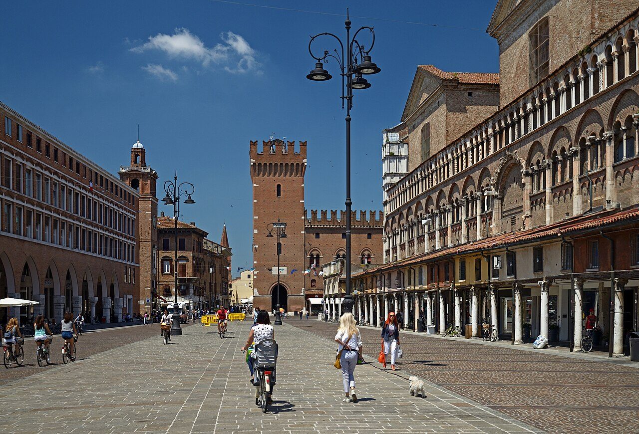 La bici, la mejor forma de moverse y de ver Ferrara