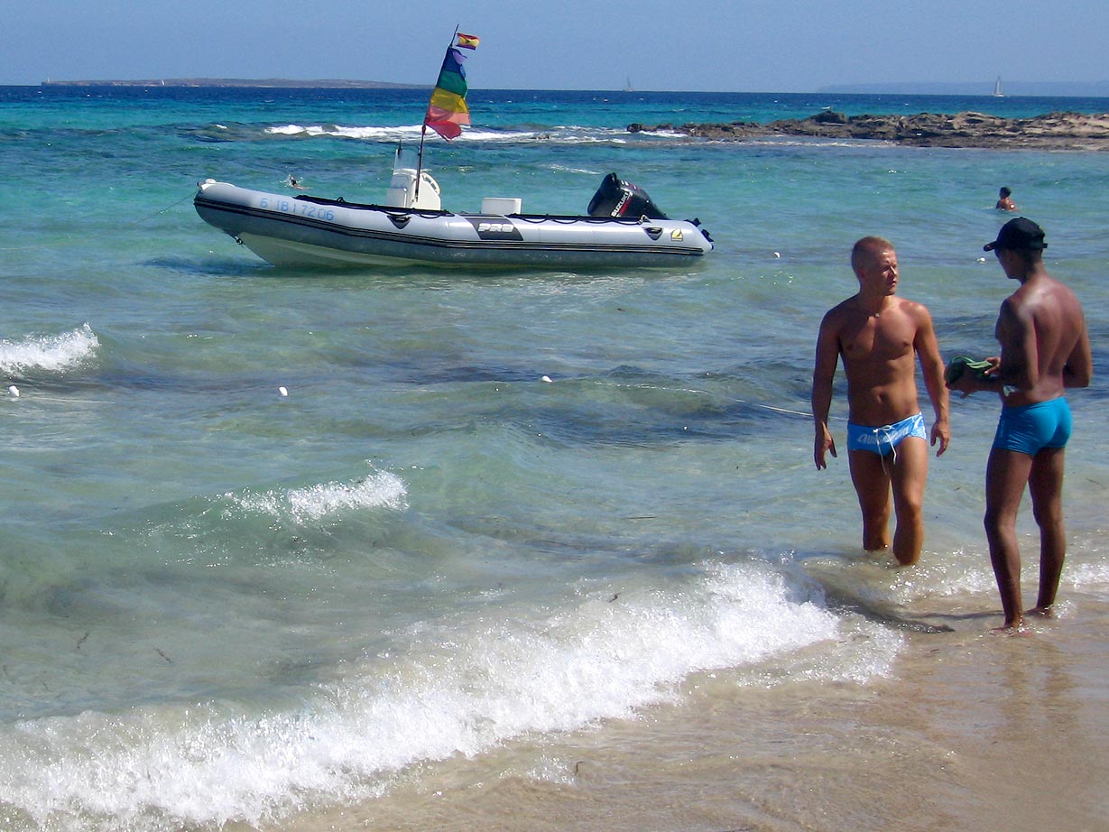 El paseo marítimo de Figueretas, punto de partida ideal para ver Ibiza