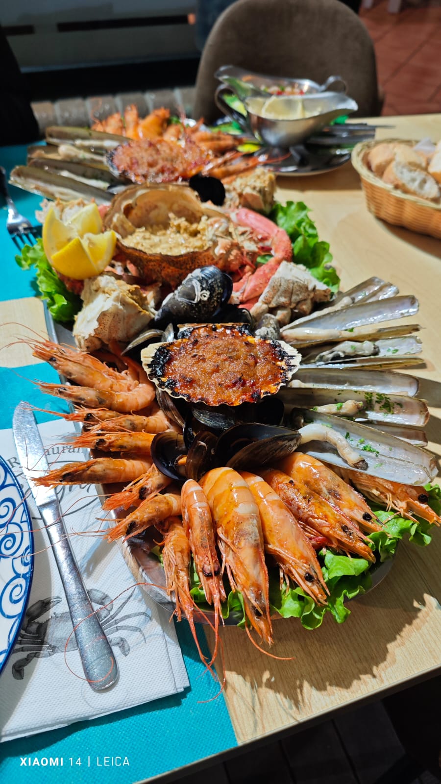 Una buena mariscada es casi obligatoria cuando visitas Sanxenxo y O Grove