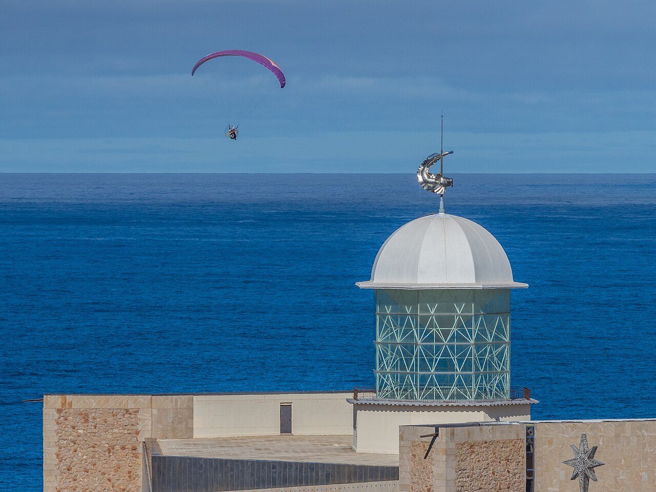Naturaleza y aventura en Las Palmas de Gran Canaria: parapente sobre la costa