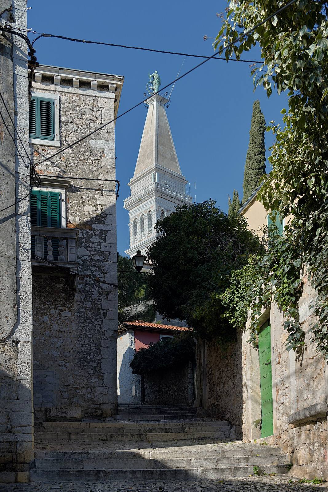 La empedrada calle Grisia, uno de los rincones que ver en Rovinj