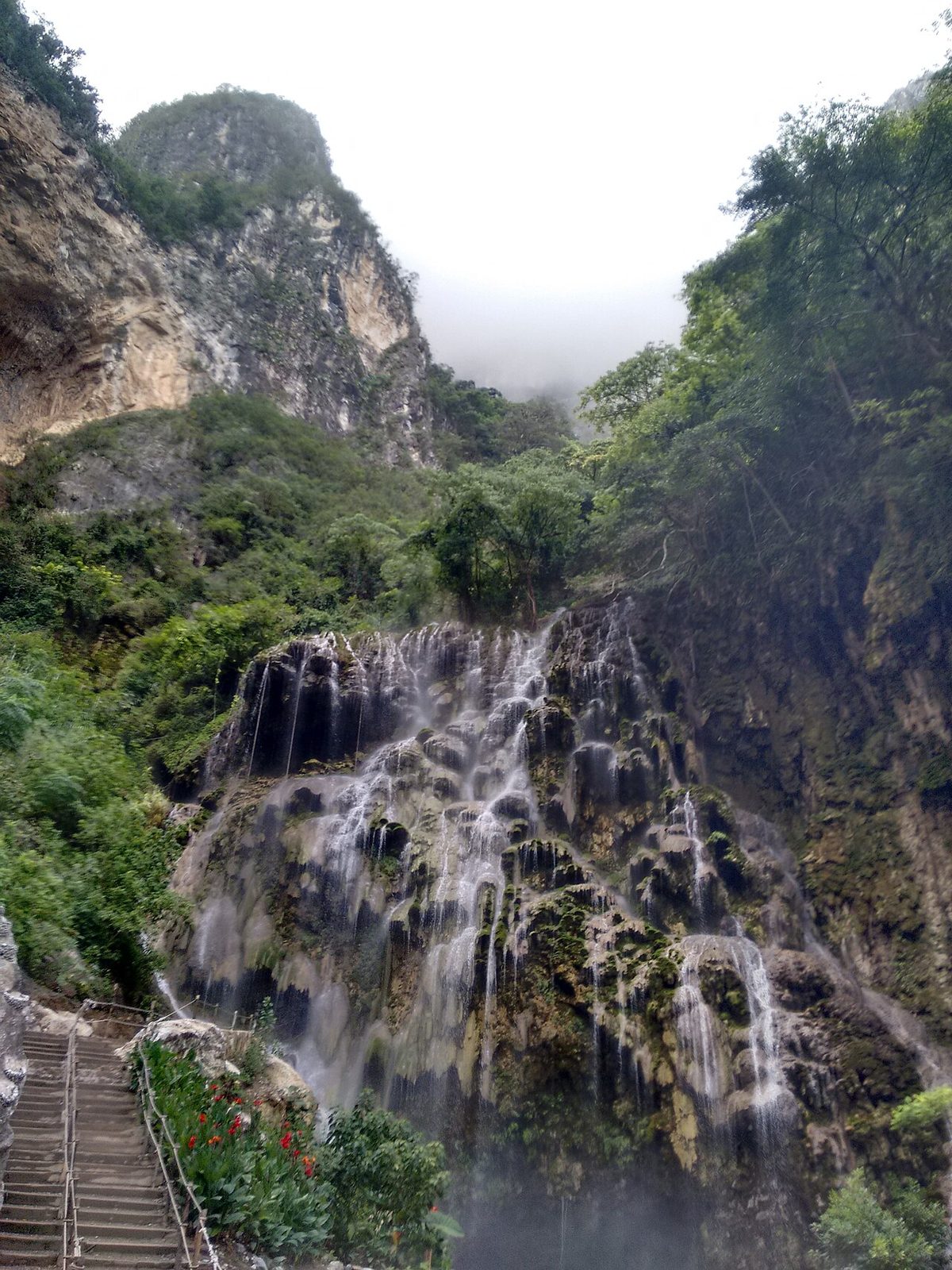 Las Grutas Tolantongo, excursión estrella cerca de Pachuca