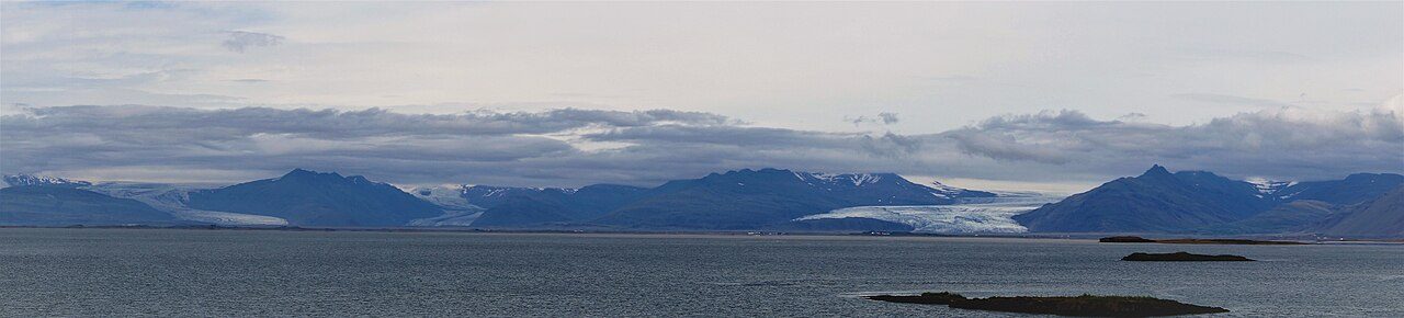 El puerto de Höfn, punto de partida para descubrir qué ver en la región del Vatnajökull