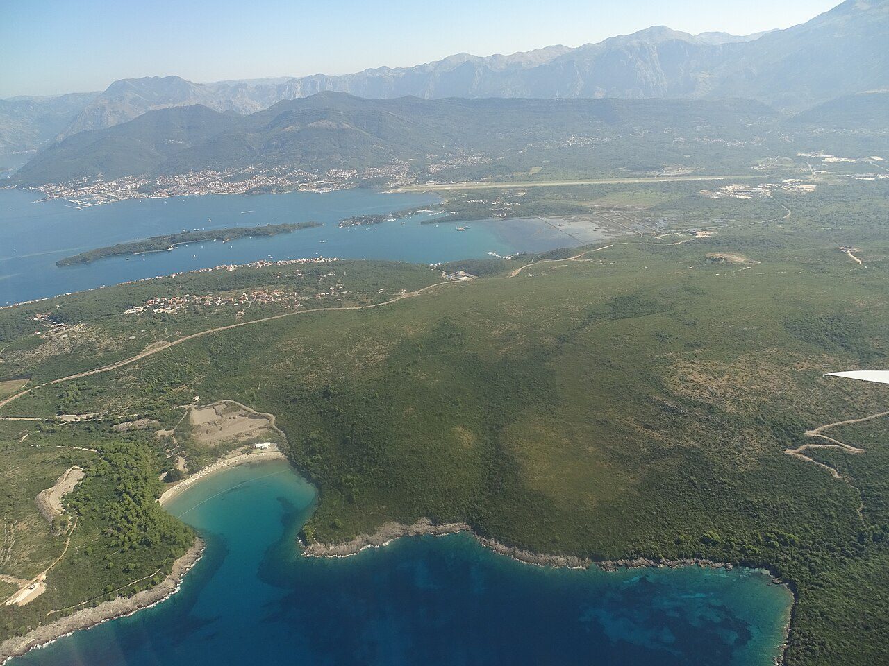 Vistas de la bahía de Kotor, uno de los paisajes más espectaculares que ver en Kotor