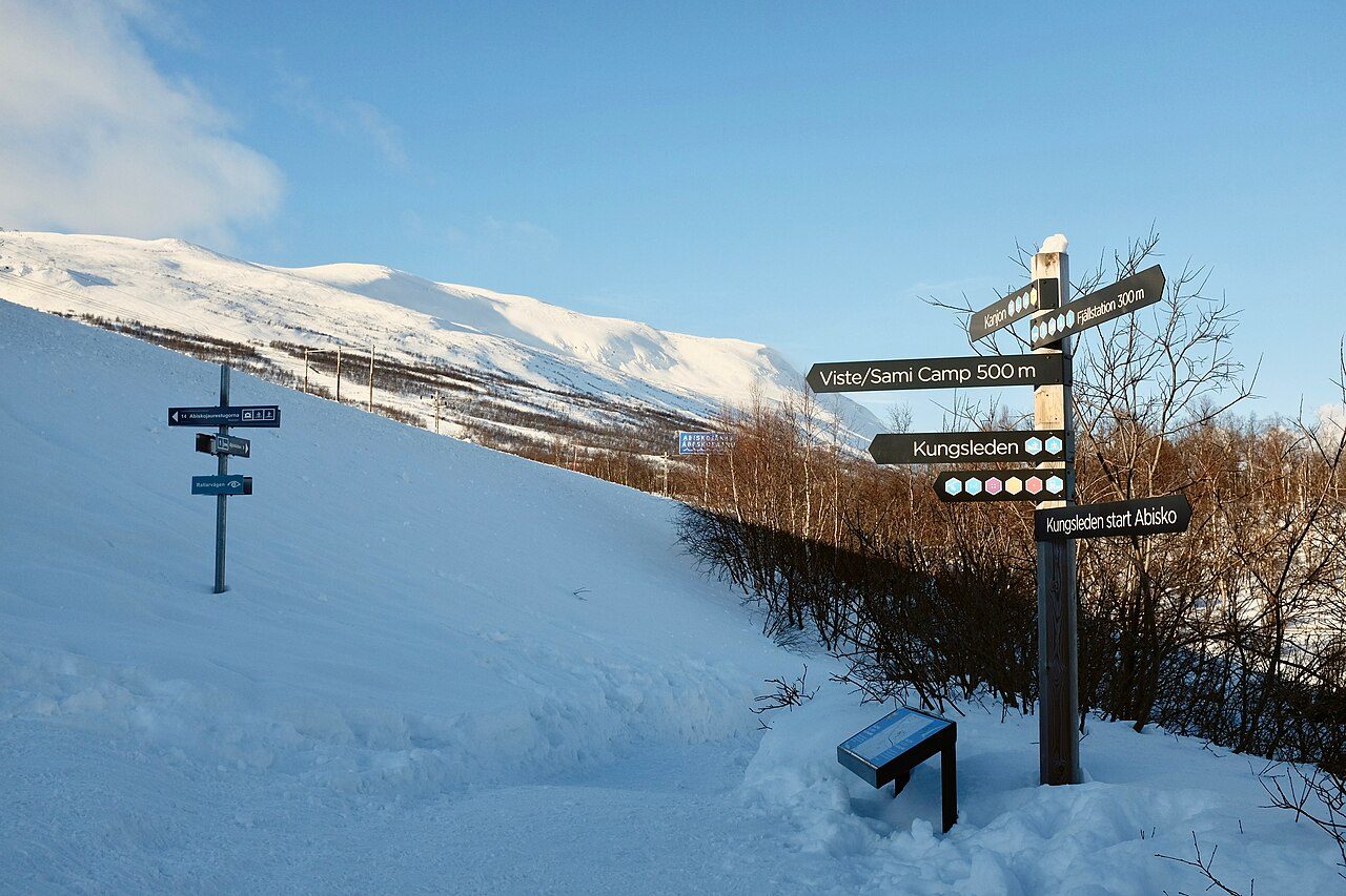 El inicio del sendero Kungsleden es uno de los grandes atractivos de qué ver en Abisko