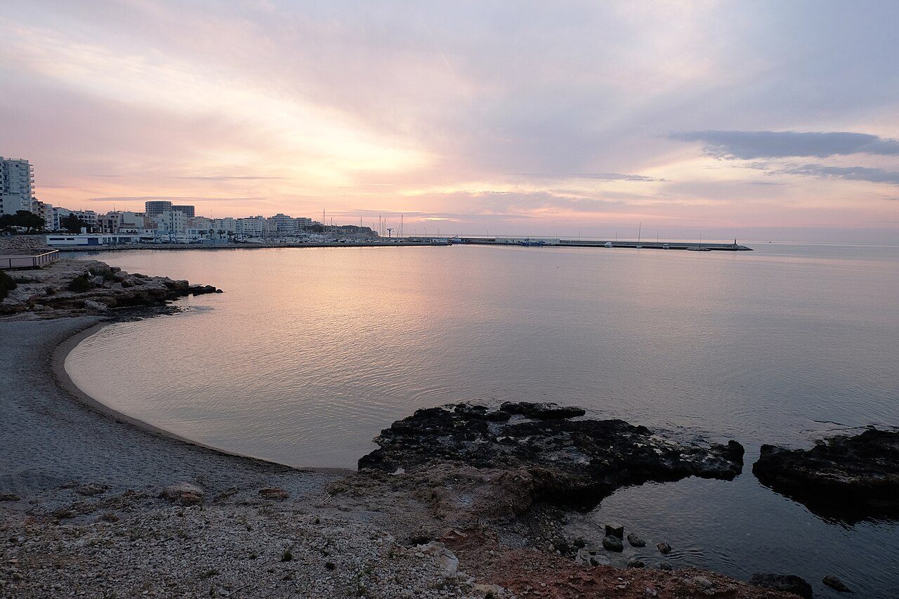 El puerto pesquero de L'Ampolla, punto de partida para descubrir qué ver en el Delta del Ebro