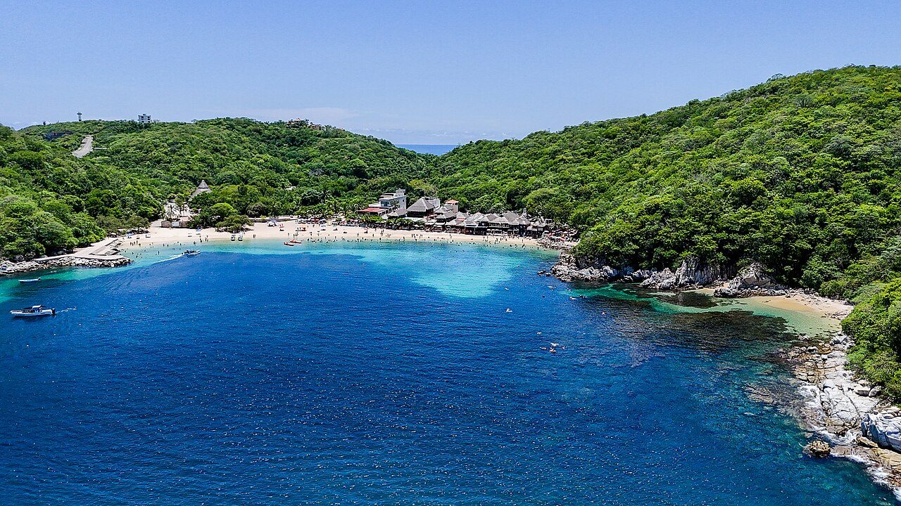 Playa La Entrega, parada obligada de qué ver en Huatulco para hacer snorkel