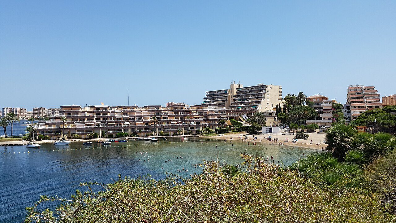 Vista aérea de La Manga del Mar Menor, entre el Mediterráneo y la laguna