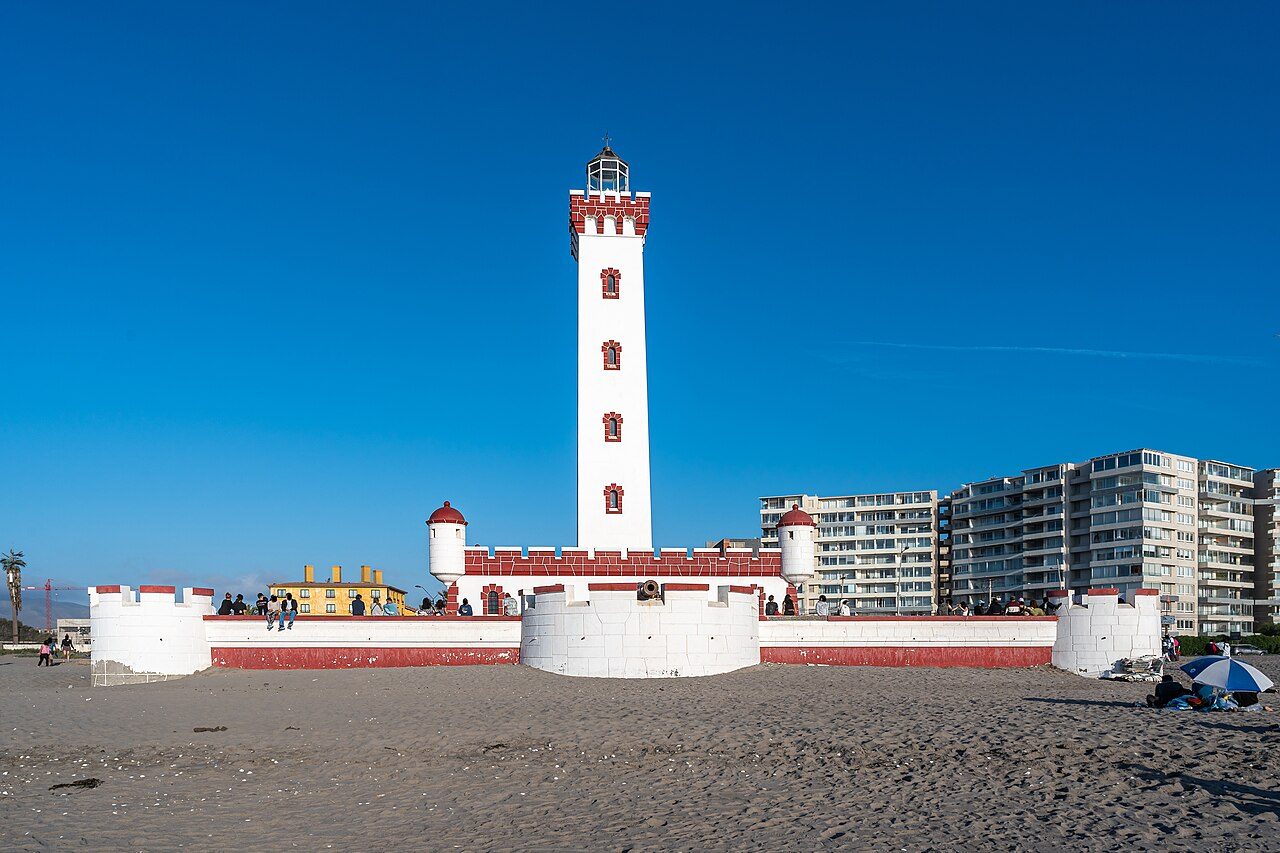 El Faro Monumental de la Avenida del Mar, imprescindible que ver en La Serena.