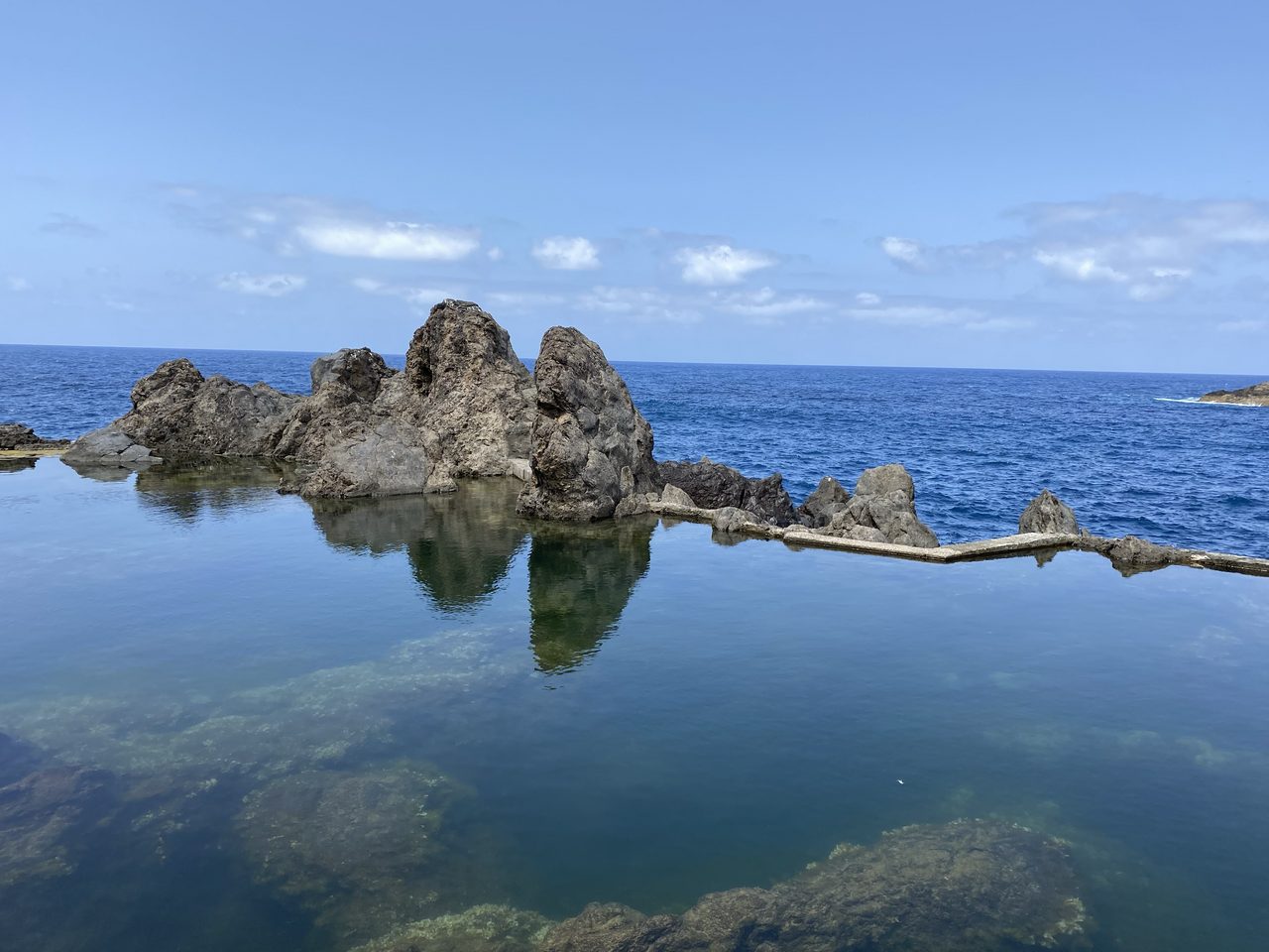 Vistas de los acantilados de Madeira, uno de los grandes atractivos de qué ver en la isla