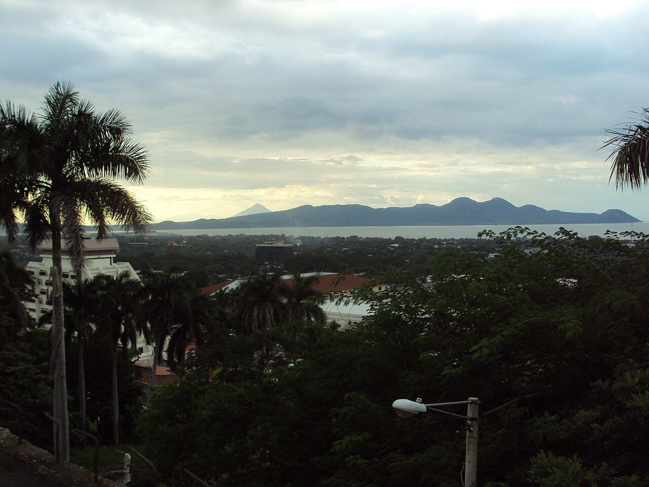 Qué ver en Managua: la orilla del lago Xolotlán y el antiguo centro