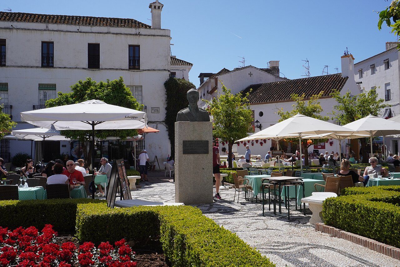 Calles blancas del casco antiguo, lo primero que ver en Marbella