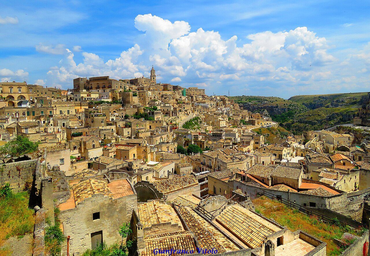 Callejones de piedra en los Sassi, el imprescindible de qué ver en Matera