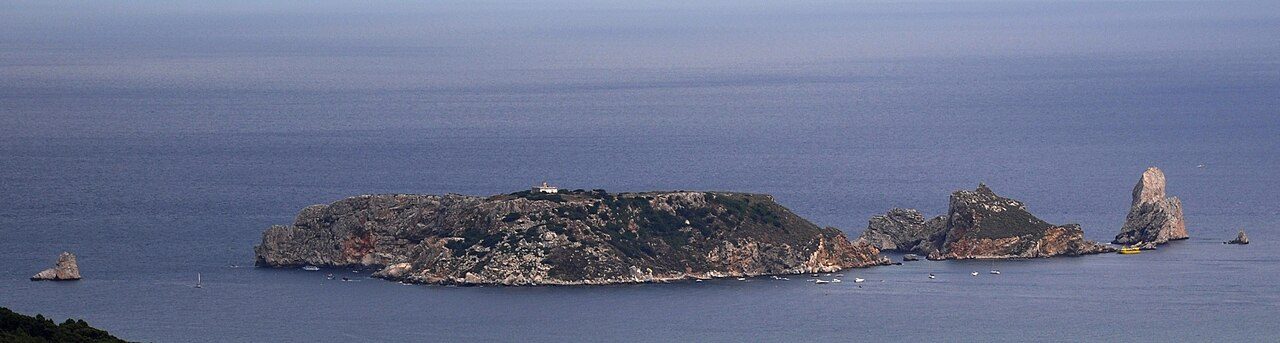Cruceros y barcos en Estartit rumbo a las Islas Medas