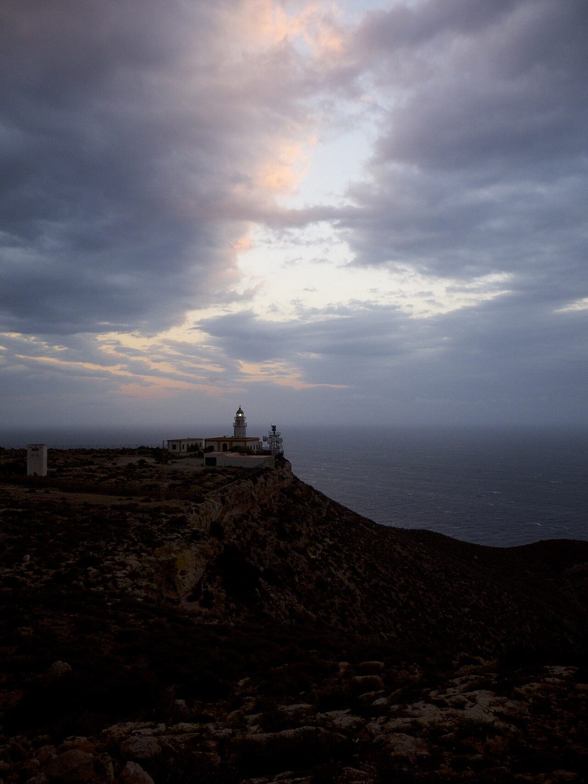 El faro de la Mesa Roldán, el mejor mirador cerca de Agua Amarga