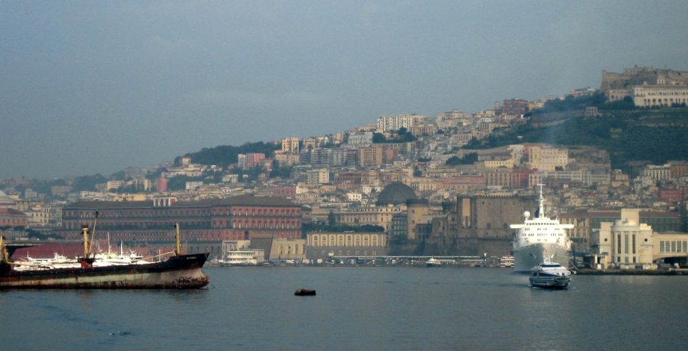 Traslados en Nápoles hacia el puerto para tomar el ferri a Capri e Ischia