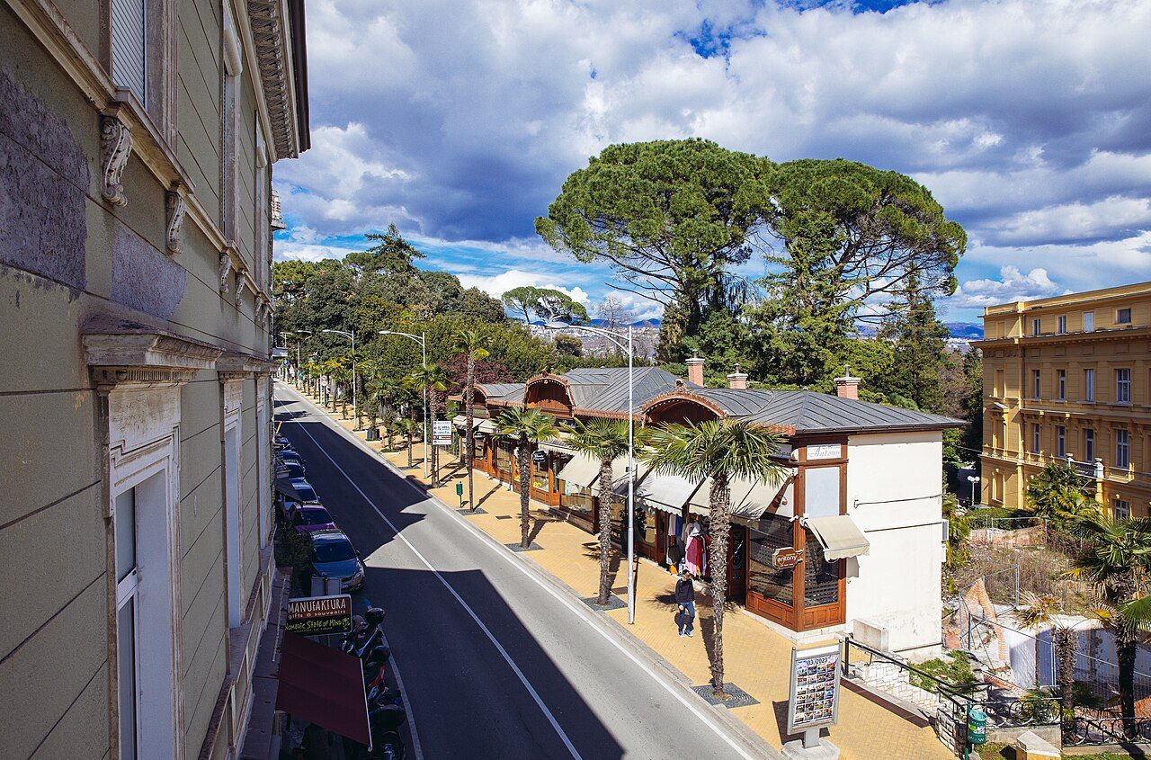 Opatija, escapada elegante muy recomendable al planificar qué ver en Rijeka