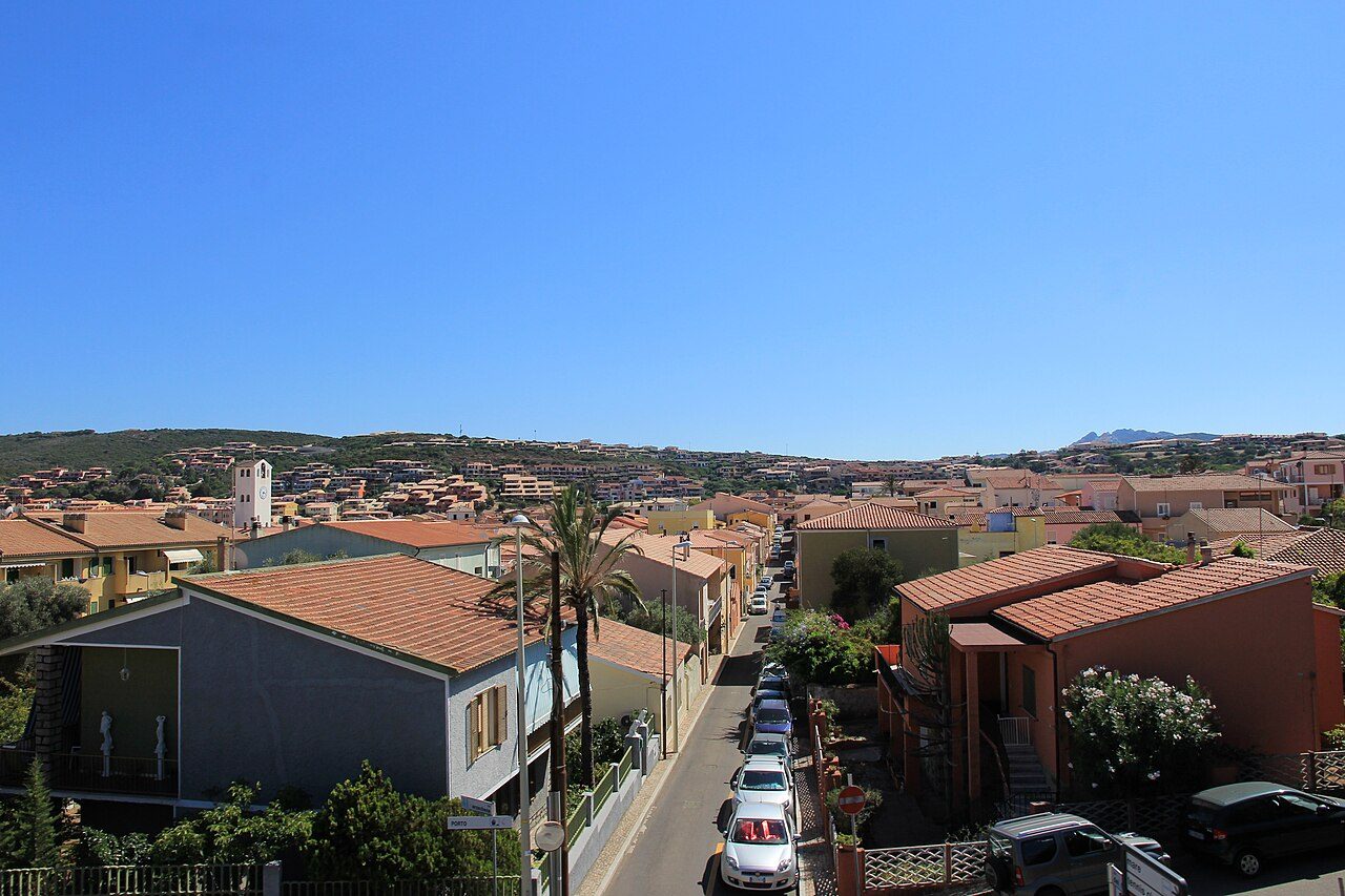 Vistas del puerto de Palau, punto de partida para descubrir qué ver en Palau y La Maddalena