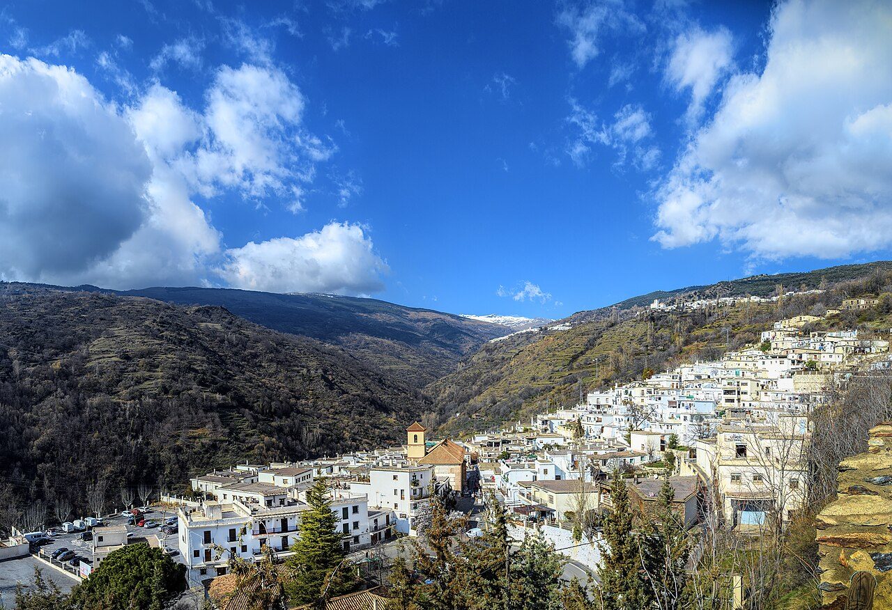 Vistas de Pampaneira, uno de los pueblos más bonitos que ver en la Alpujarra granadina