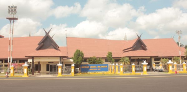 El aeropuerto de Pangkalan Bun, la puerta de entrada para ver orangutanes en Borneo