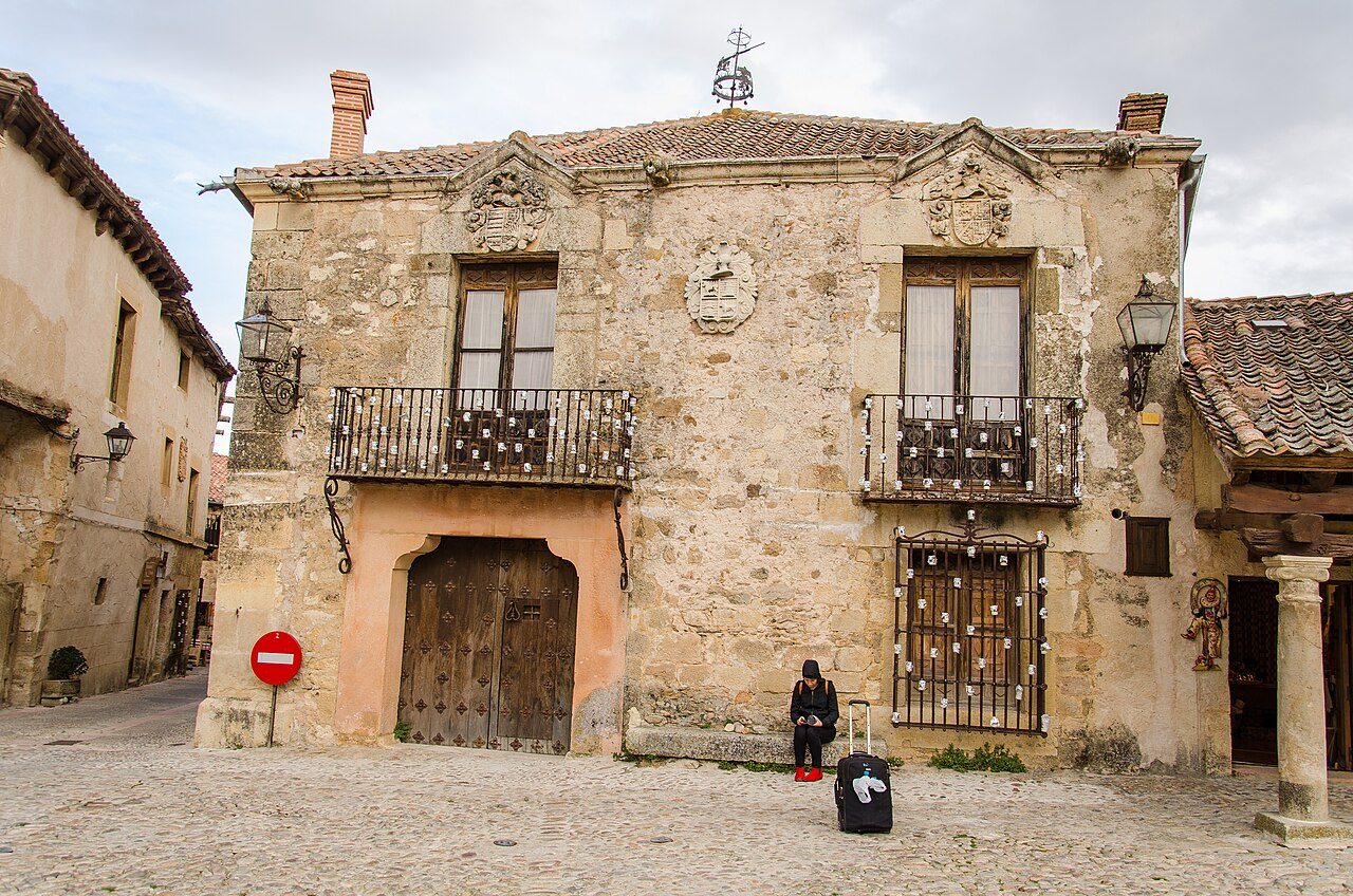 Vista de Pedraza, la villa medieval amurallada que ver en Segovia