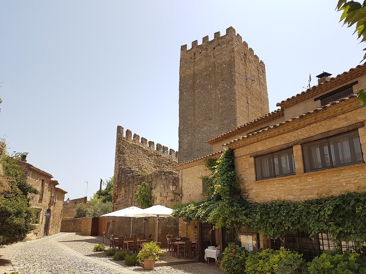 La Torre del Homenaje, uno de los lugares más emblemáticos que ver en Peratallada