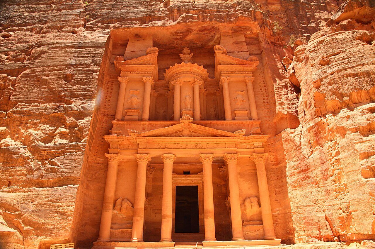 Excursiones de un día en Amán: el Tesoro de Petra, la parada estrella.