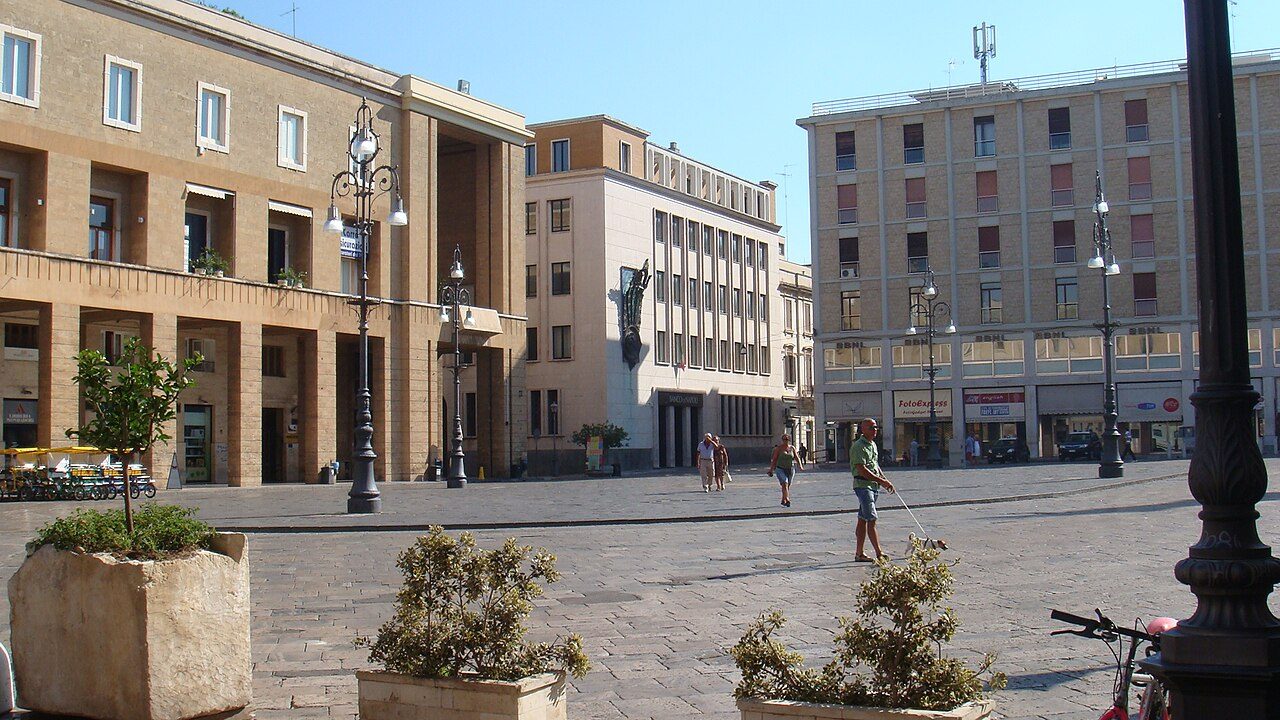 La Piazza Sant'Oronzo, corazón del centro histórico de Lecce