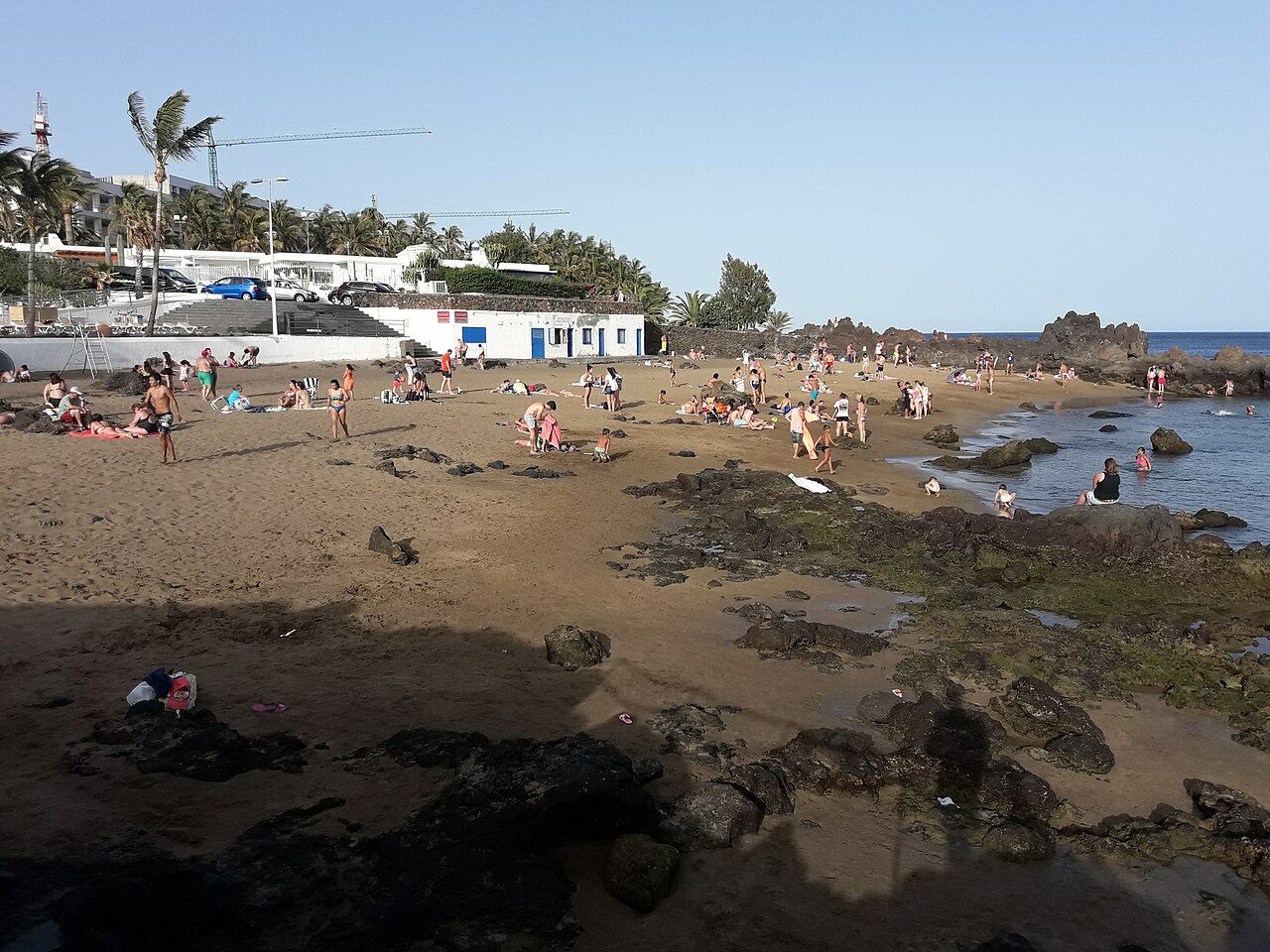 Playa Chica, uno de los imprescindibles que ver en Tías para amantes del snorkel