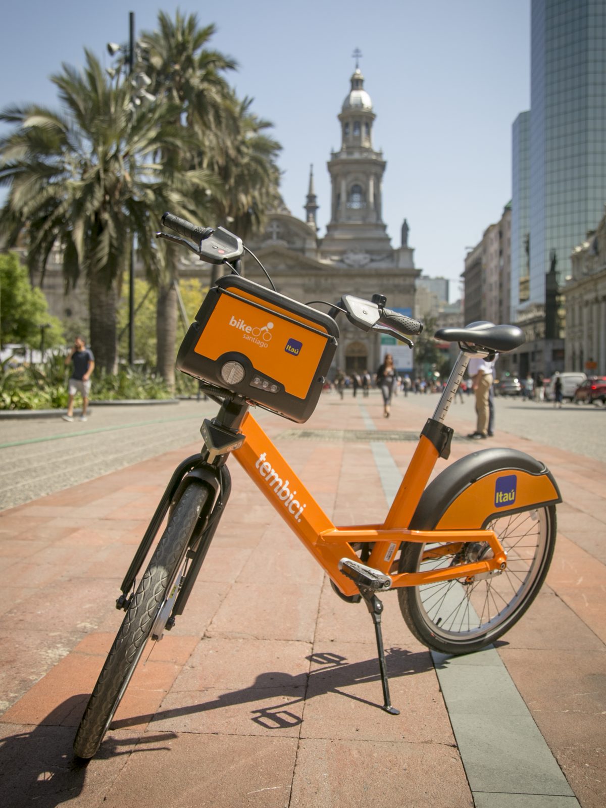 La colorida Plaza de Santiago, punto imprescindible que ver en Pasajes