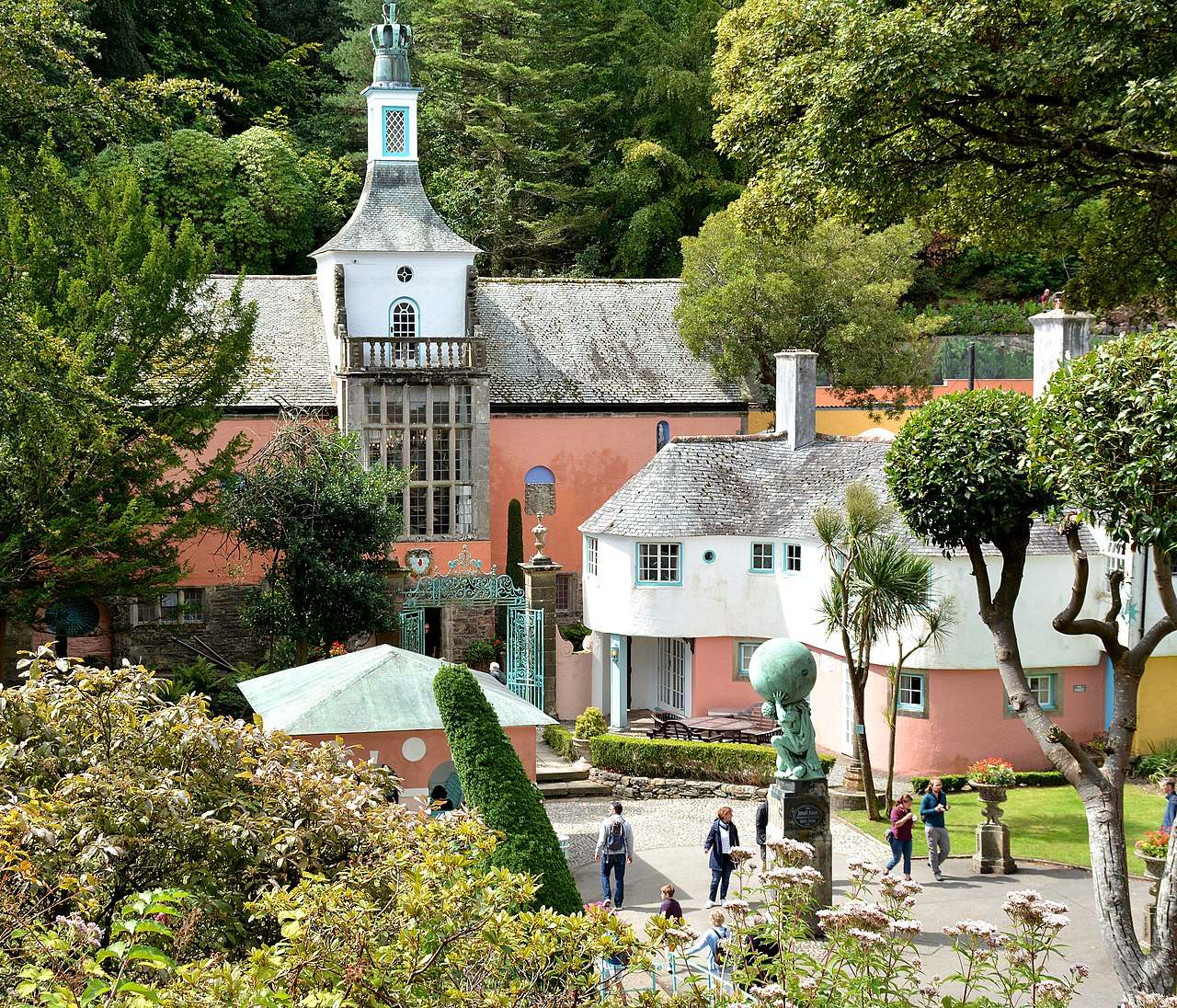 Portmeirion, el pueblo de cuento que se visita en excursión desde Llandudno