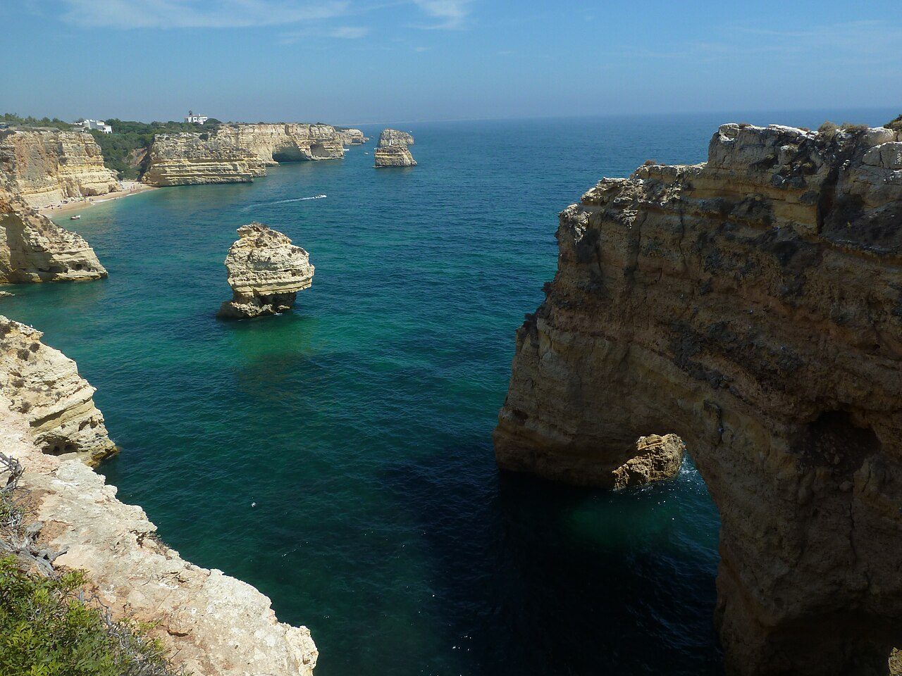 La espectacular Praia da Marinha, joya de lo que ver en Lagoa