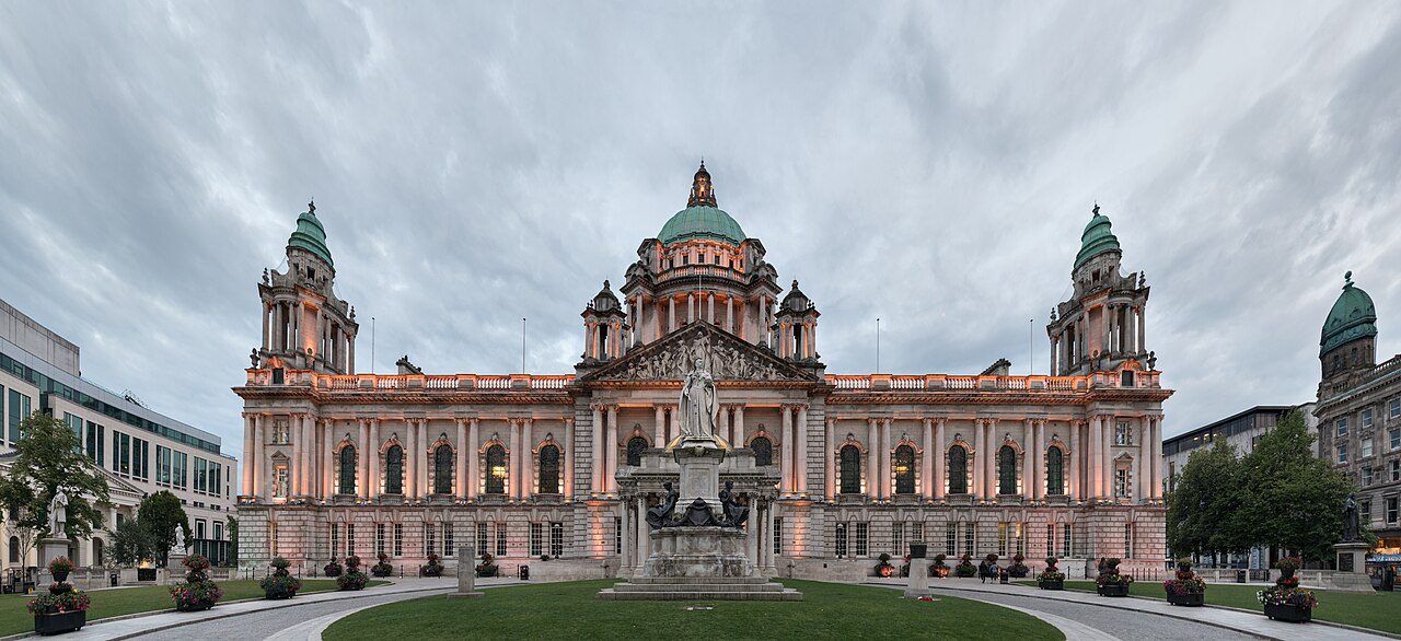 El City Hall, uno de los edificios más impresionantes que ver en Belfast