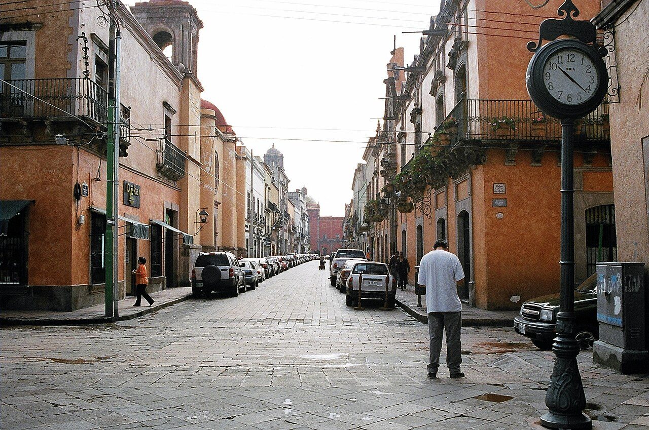 Calles coloniales que descubrir al ver qué ver en Santiago de Querétaro
