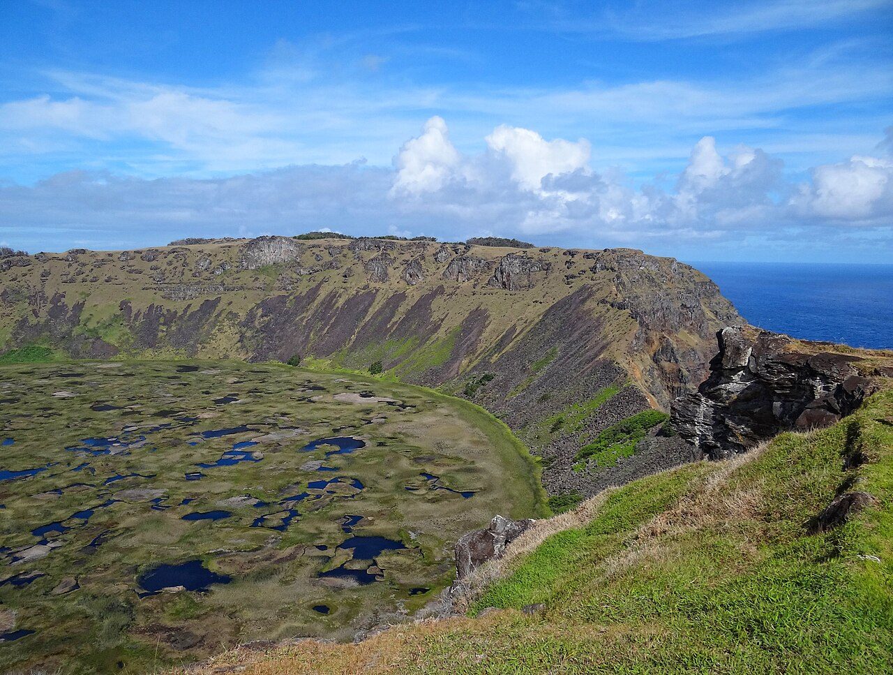 El cráter del volcán Rano Kau, imprescindible en Isla de Pascua